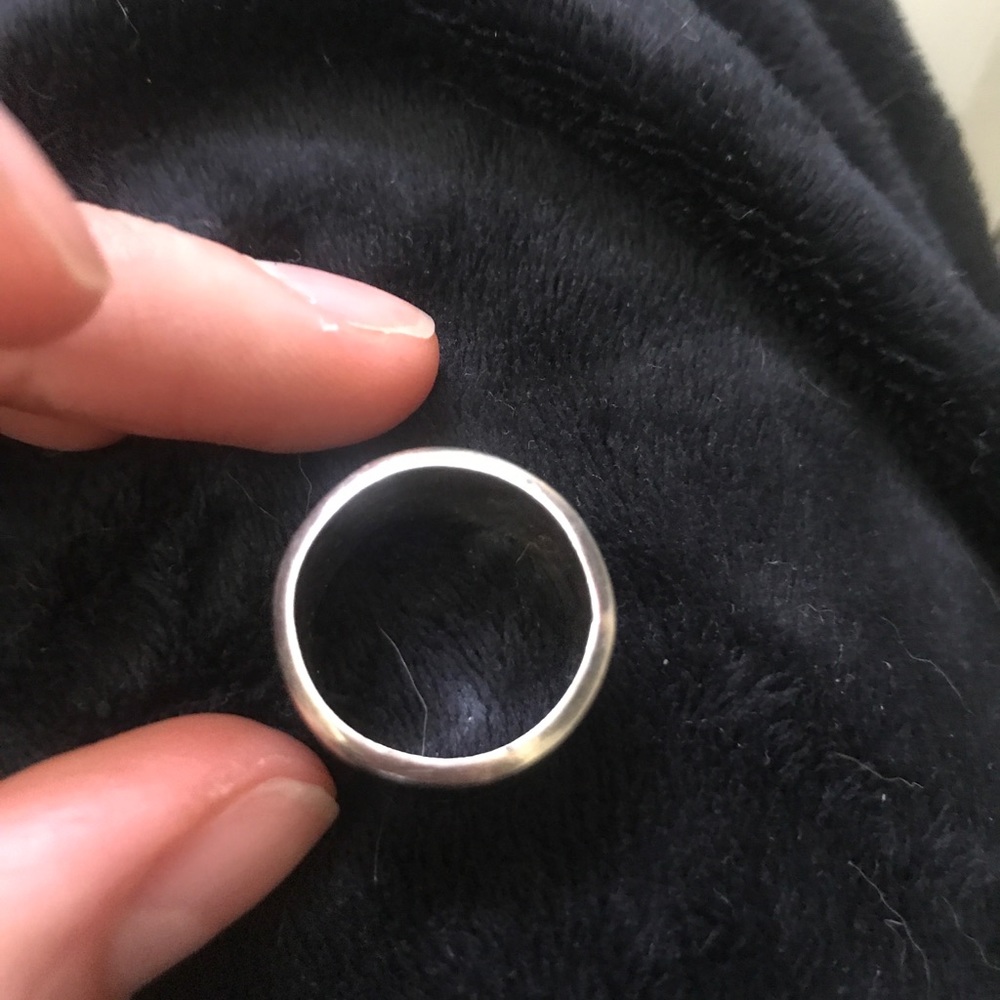 Silver ring with black - Picture 2 of 2